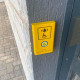 Антивандальная кнопка с сенсорной активацией, цвет желтый